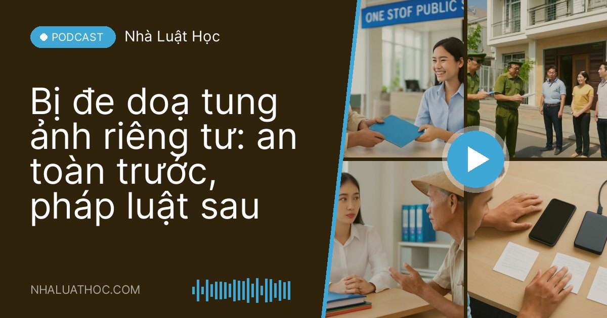 Người mẹ ngồi cạnh con gái tuổi teen trên bậc thềm nhà an ủi